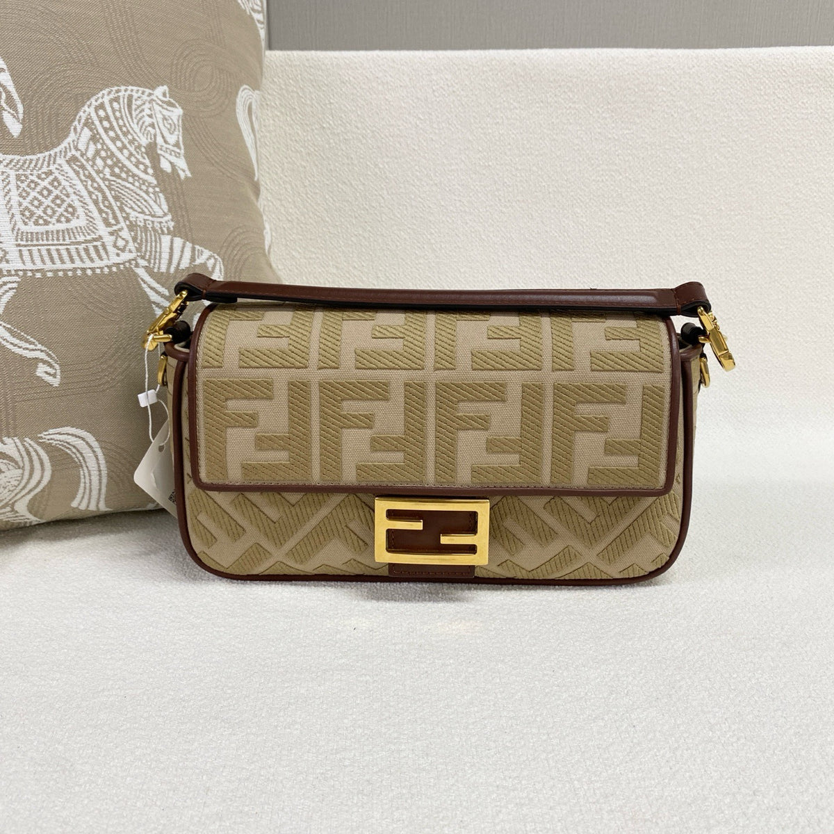 Fendi - Baguette - Cloth - Beige - (small)