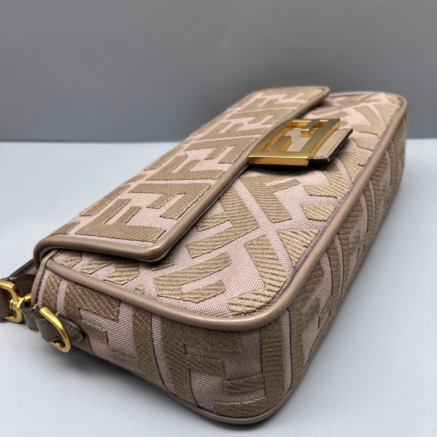 Fendi - Baguette - Cloth - Beige - (small)