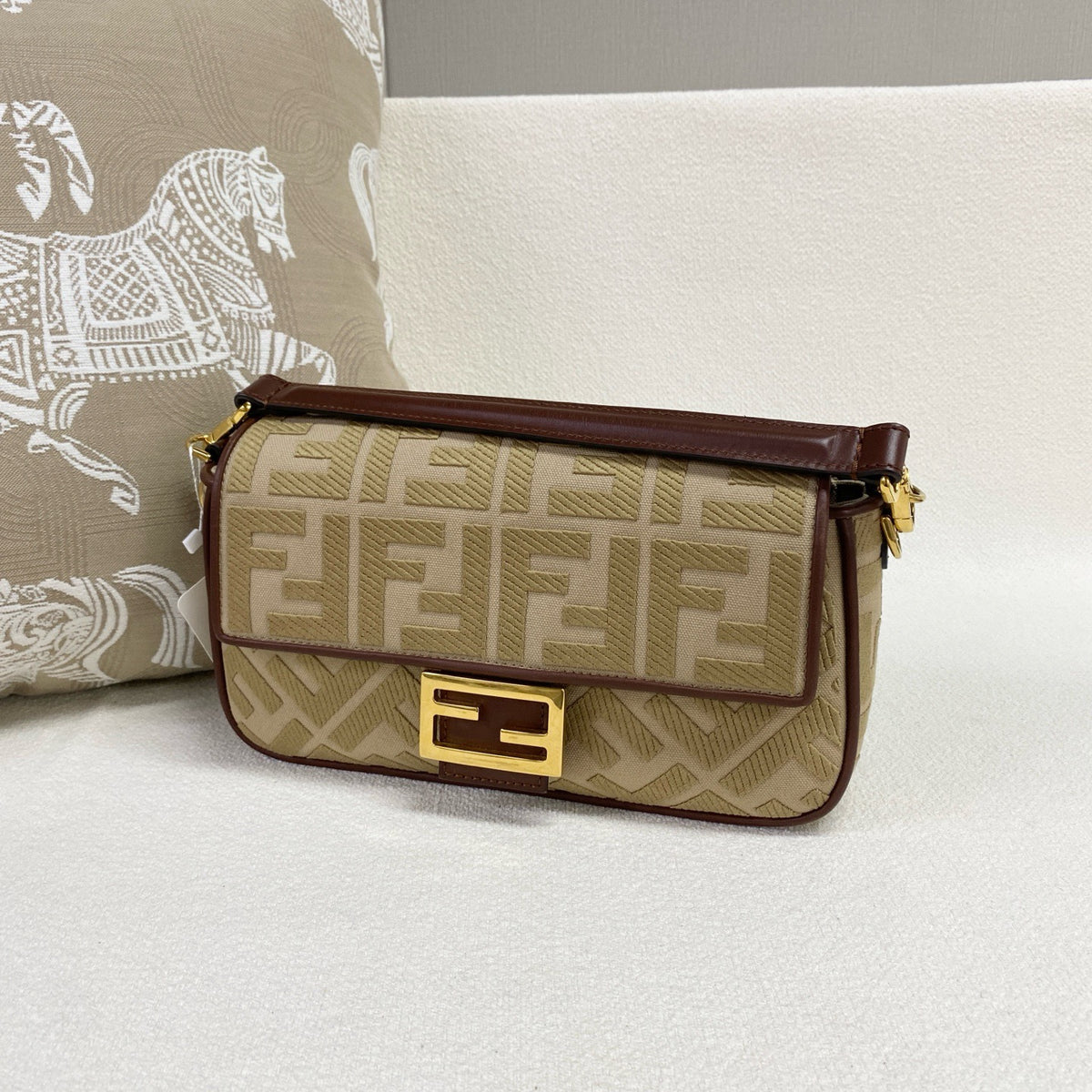 Fendi - Baguette - Cloth - Beige - (small)