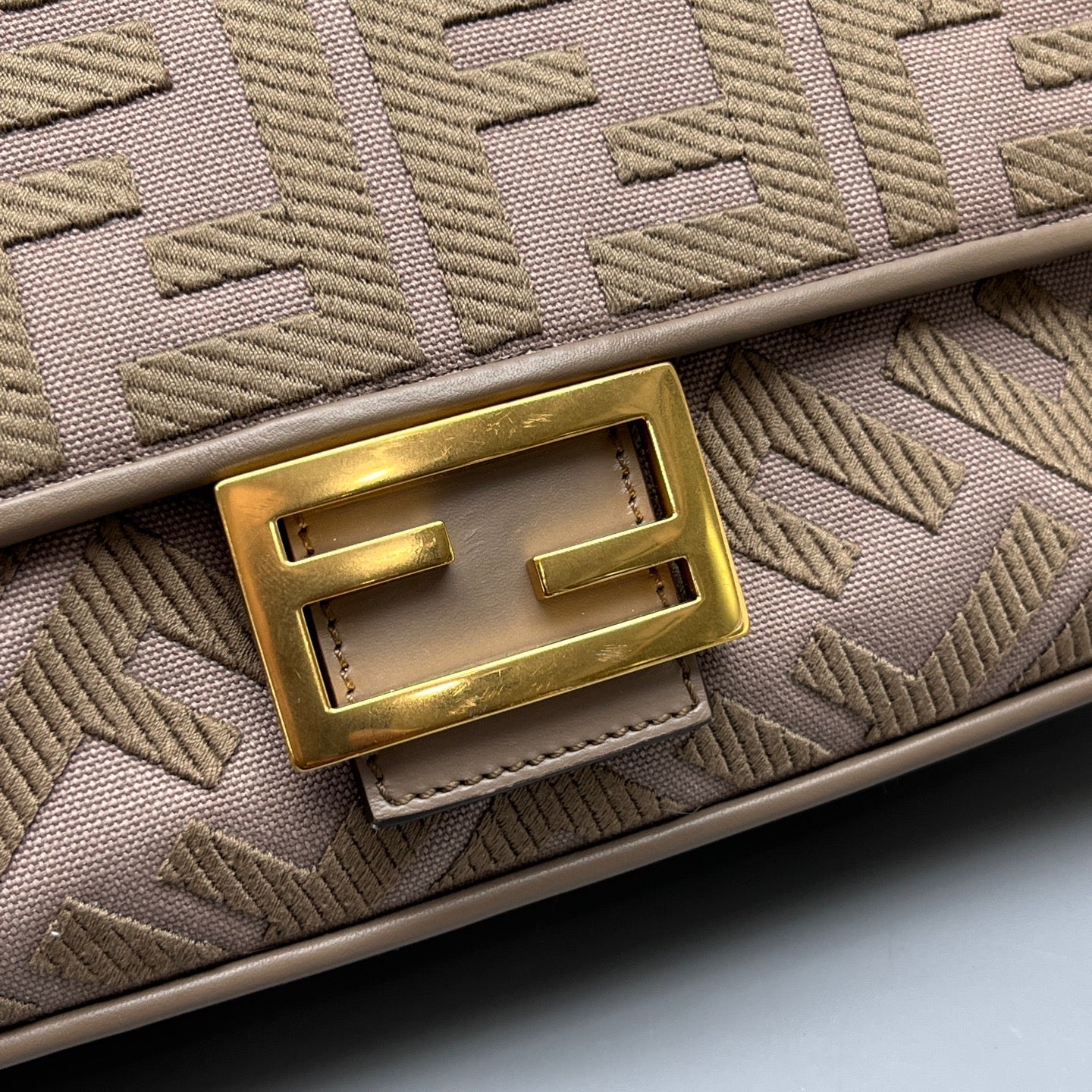 Fendi - Baguette - Cloth - Beige - (small)