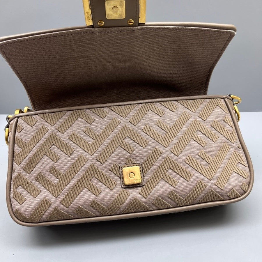 Fendi - Baguette - Cloth - Beige - (Small)