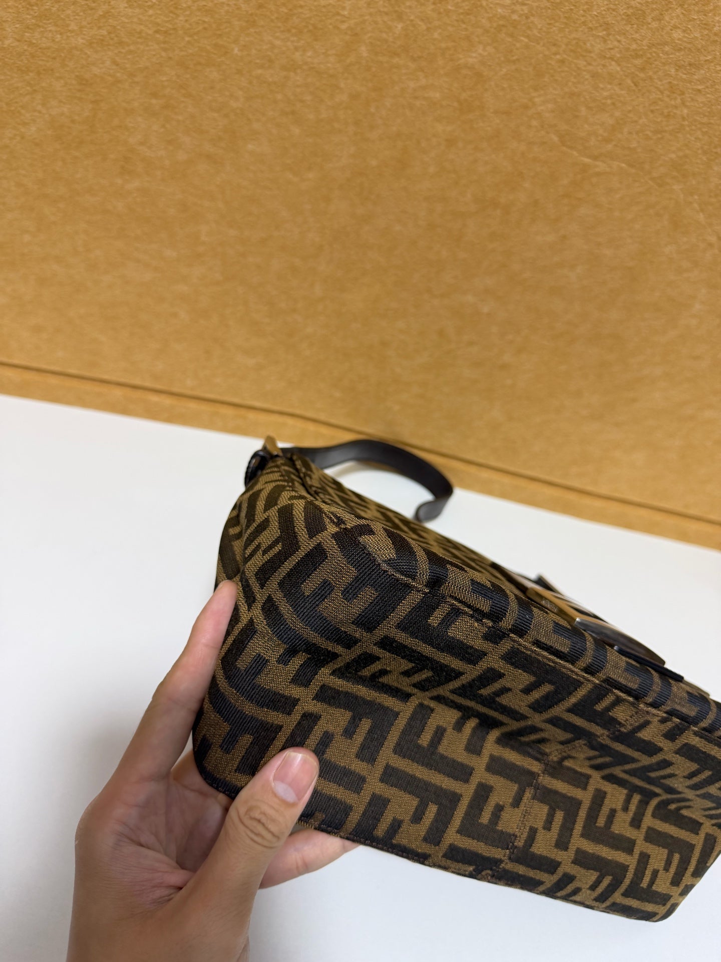 Fendi - Baguette - Cloth - Brown - (large)