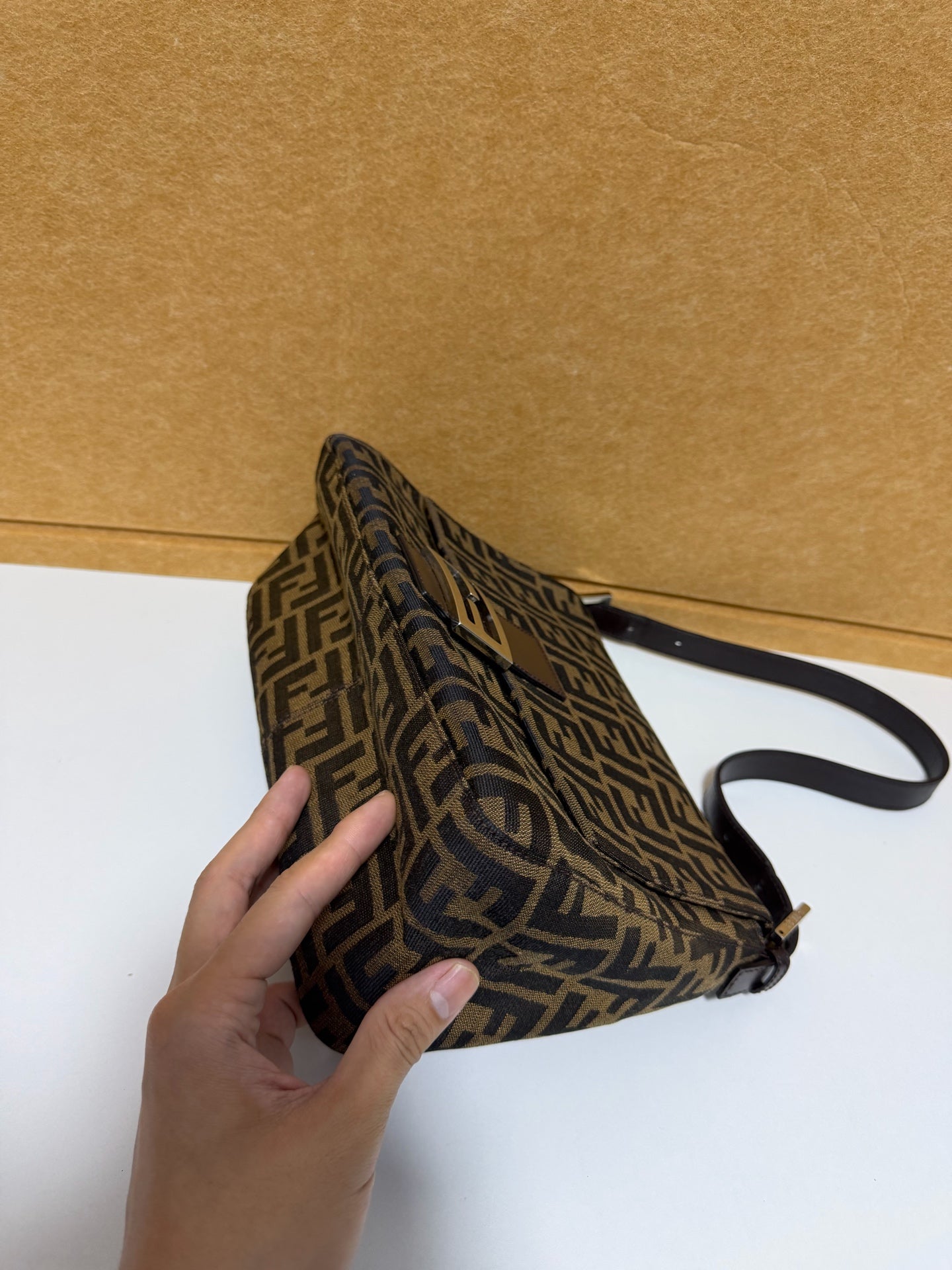 Fendi - Baguette - Cloth - Brown - (large)
