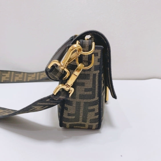 Fendi - Baguette - Cloth - Brown - (medium)