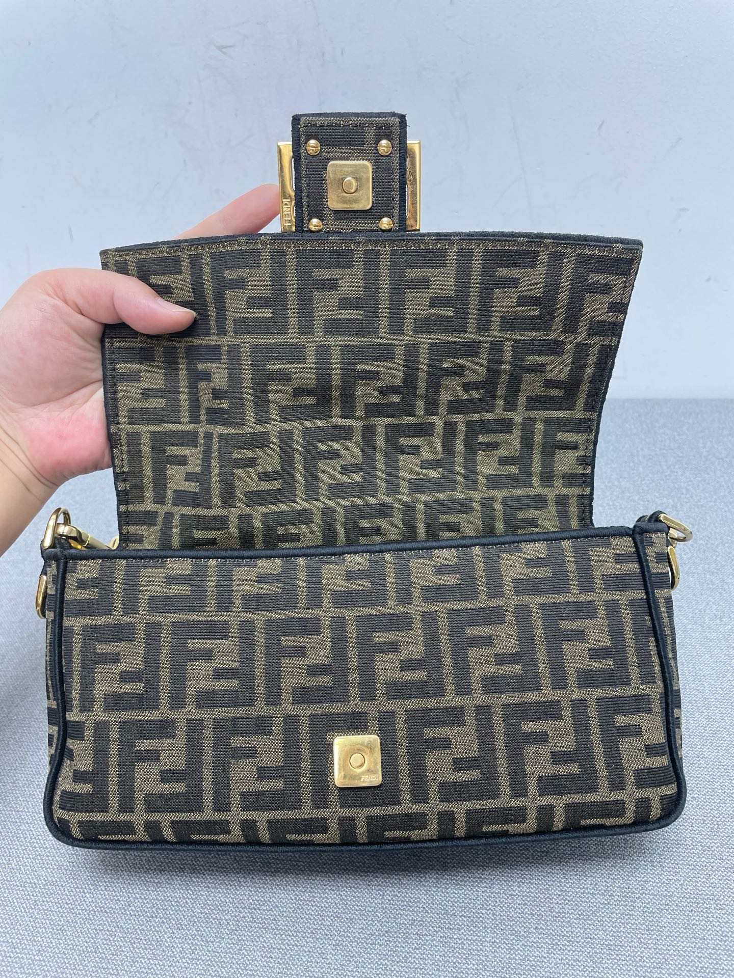 Fendi - Baguette - Cloth - Brown - (medium)