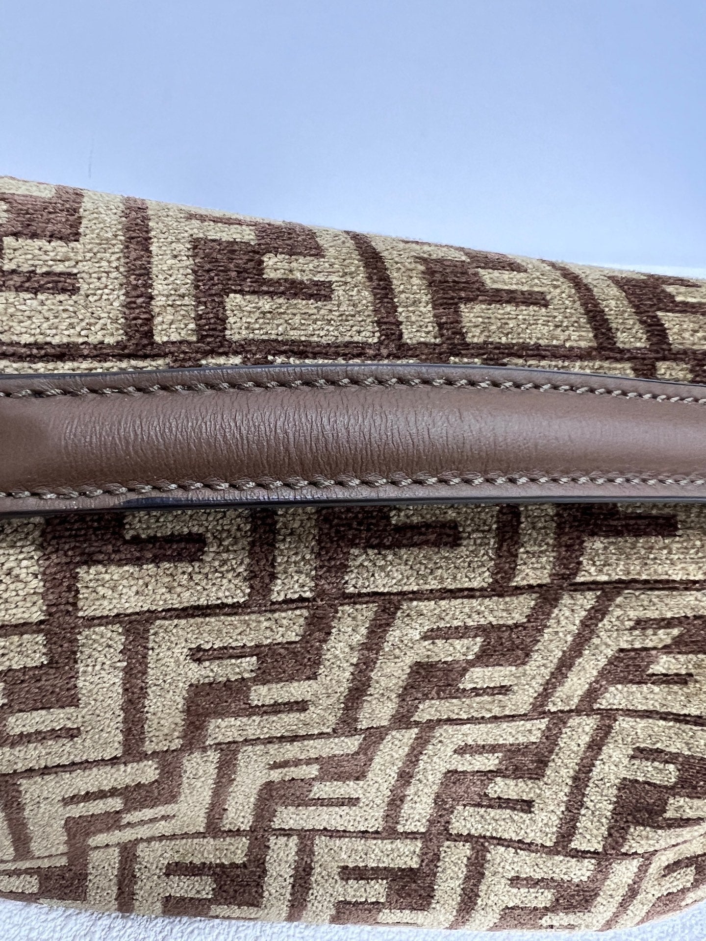 Fendi - Baguette - Cloth - Brown - (medium)