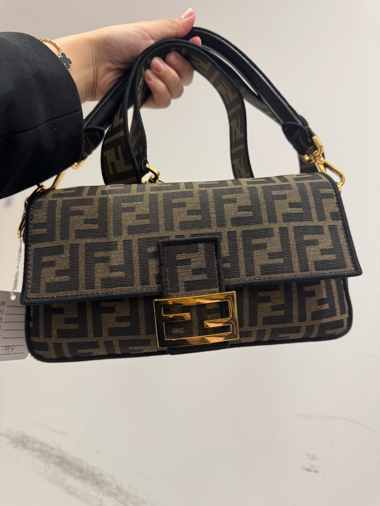 Fendi - Baguette - Cloth - Brown - (medium)
