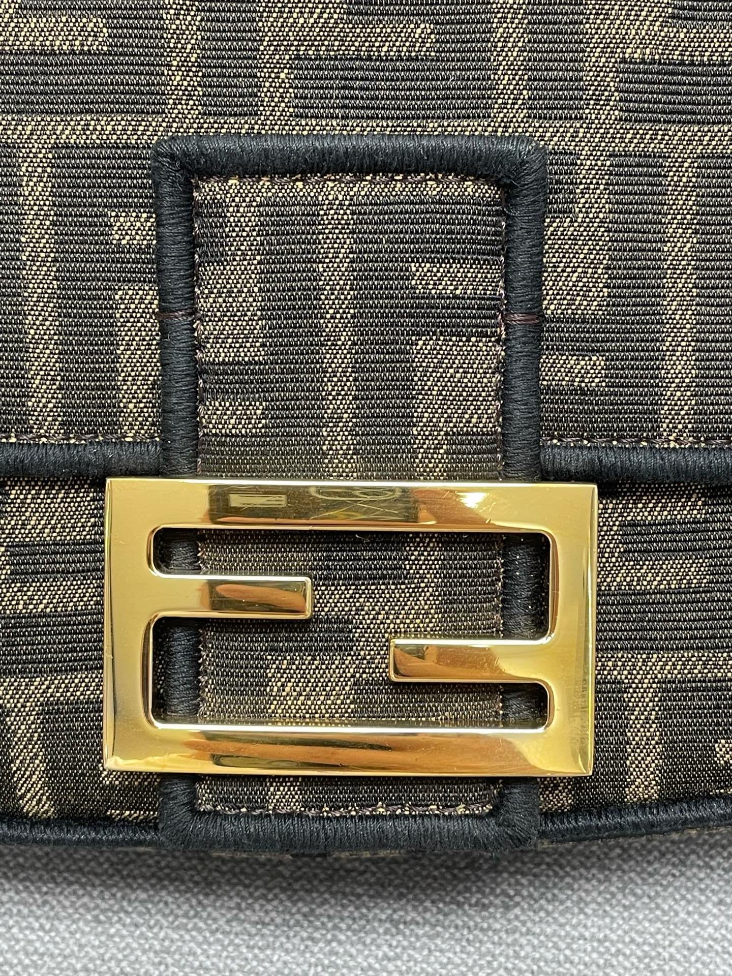 Fendi - Baguette - Cloth - Brown - (medium)