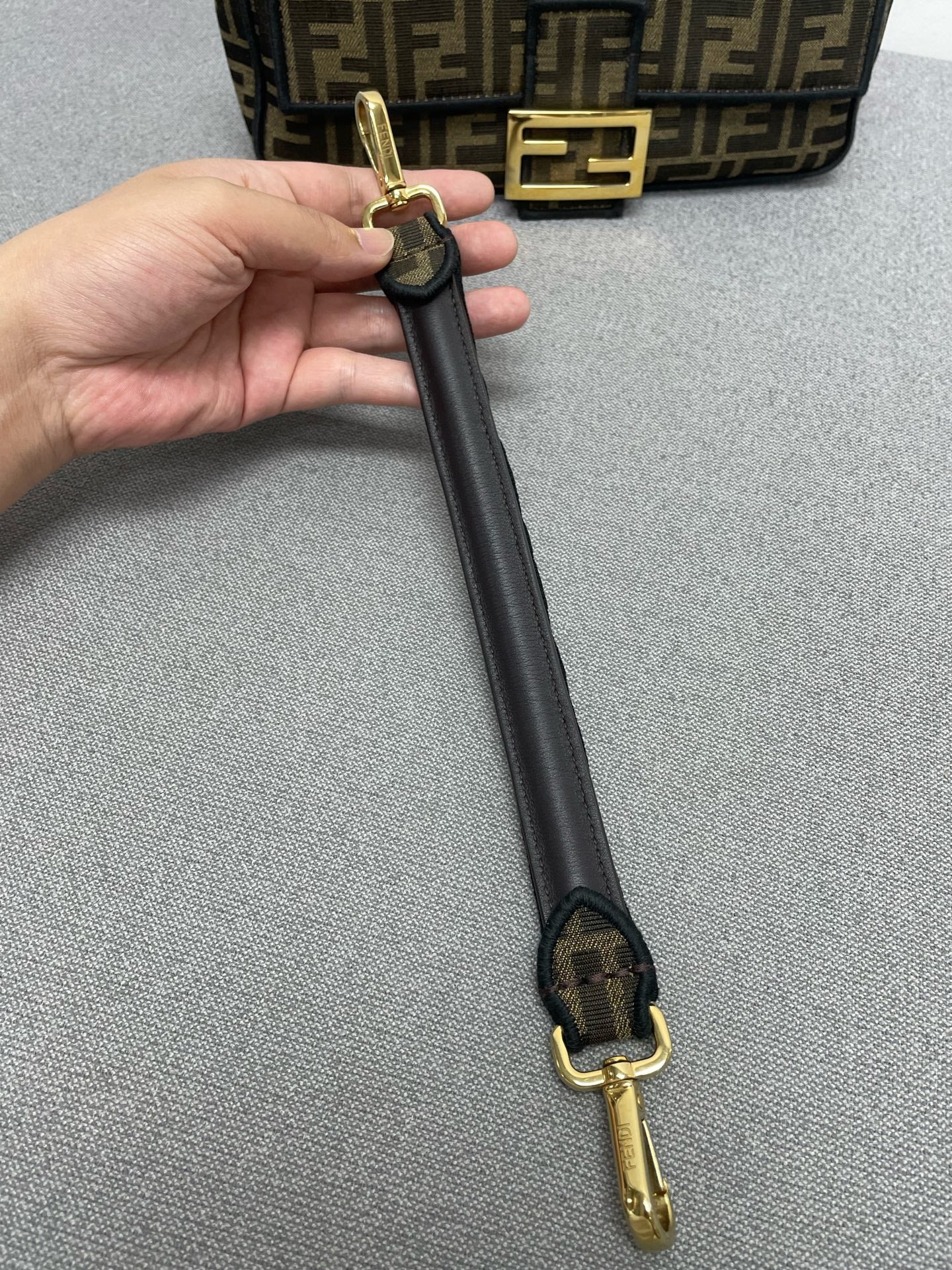 Fendi - Baguette - Cloth - Brown - (medium)