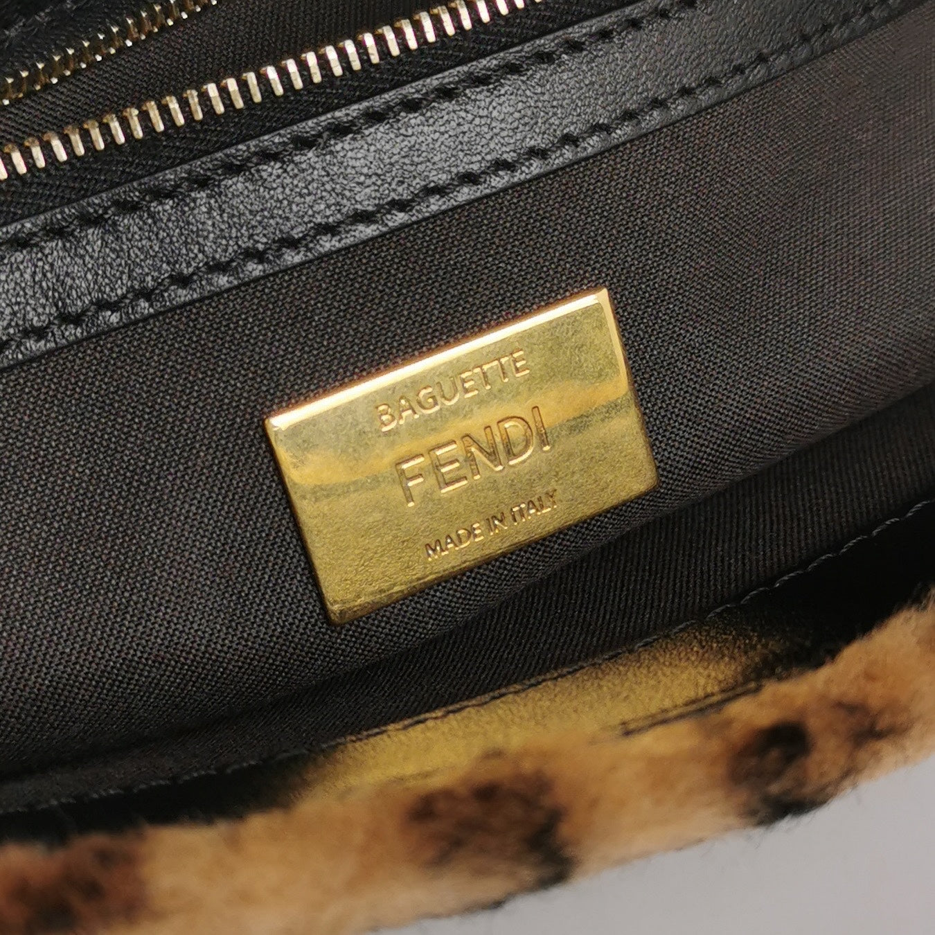 Fendi - Baguette - Faux fur - Brown - (medium)
