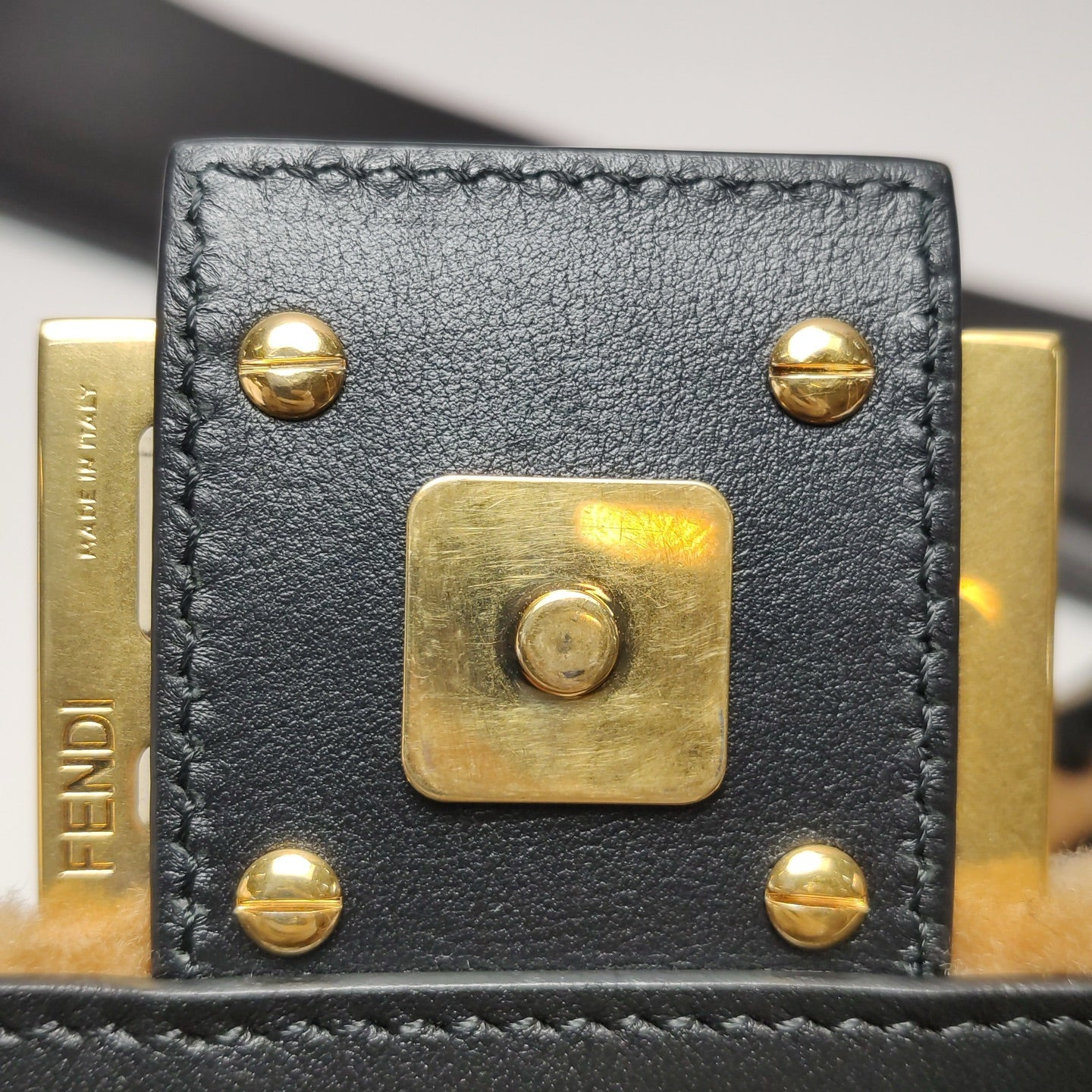 Fendi - Baguette - Faux fur - Brown - (medium)