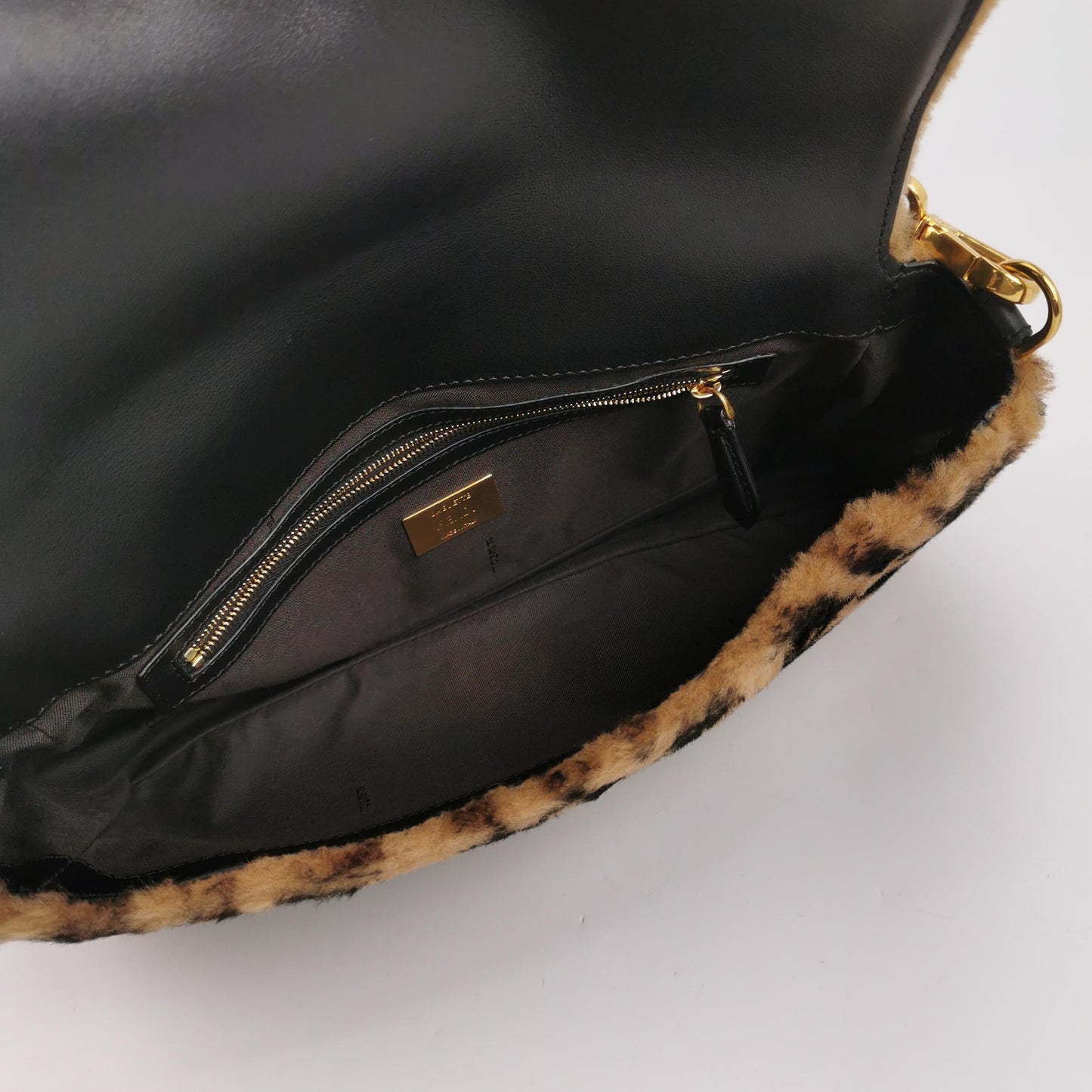 Fendi - Baguette - Fur - Other - Multicolour - (medium)