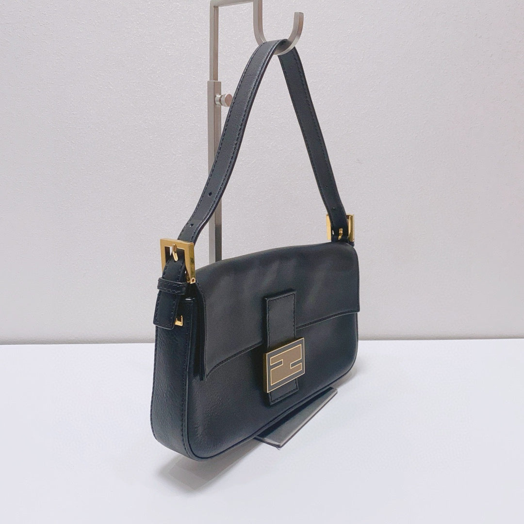 Fendi - Baguette - Leather - Black - (small)