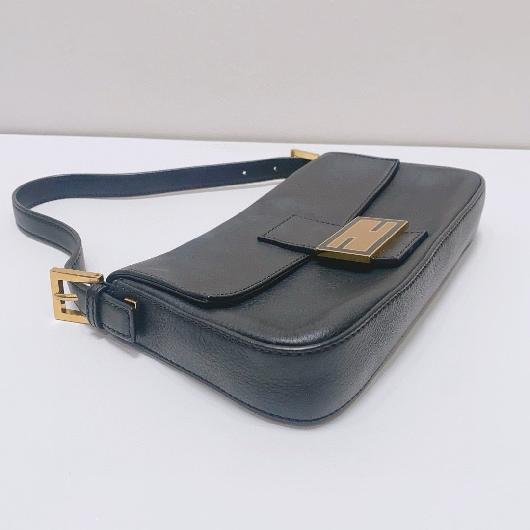 Fendi - Baguette - Leather - Black - (small)