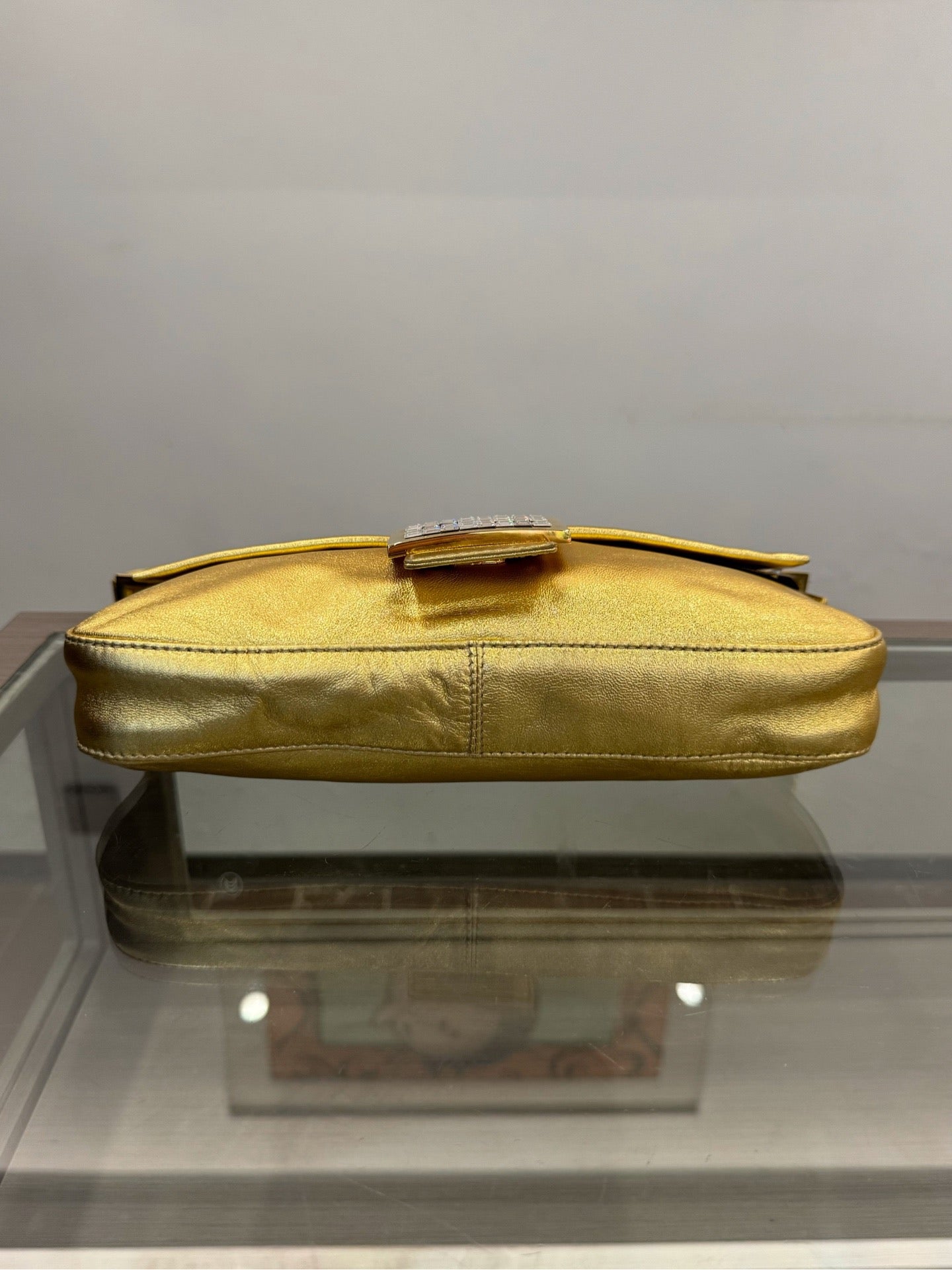 Fendi - Baguette - Leather - Gold - (Medium)