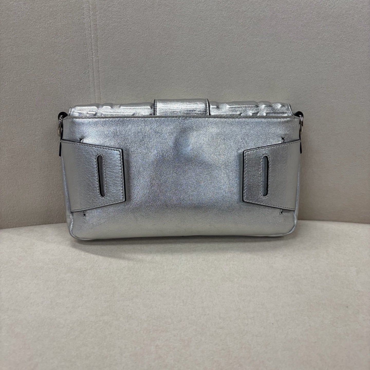 Fendi - Baguette - Leather - Silver - (medium)
