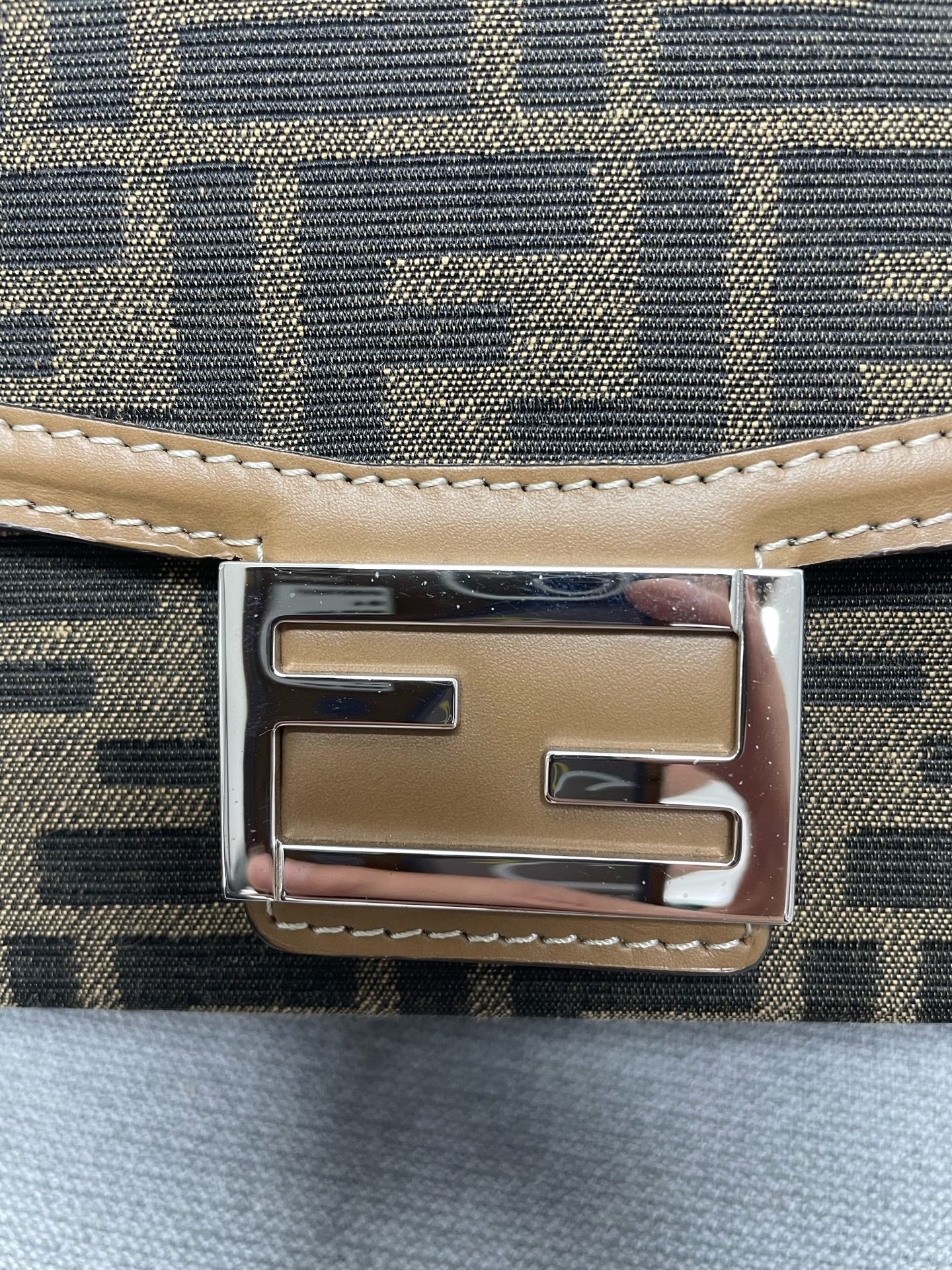 Fendi - Baguette Soft Trunk - Cloth - Brown - (small)