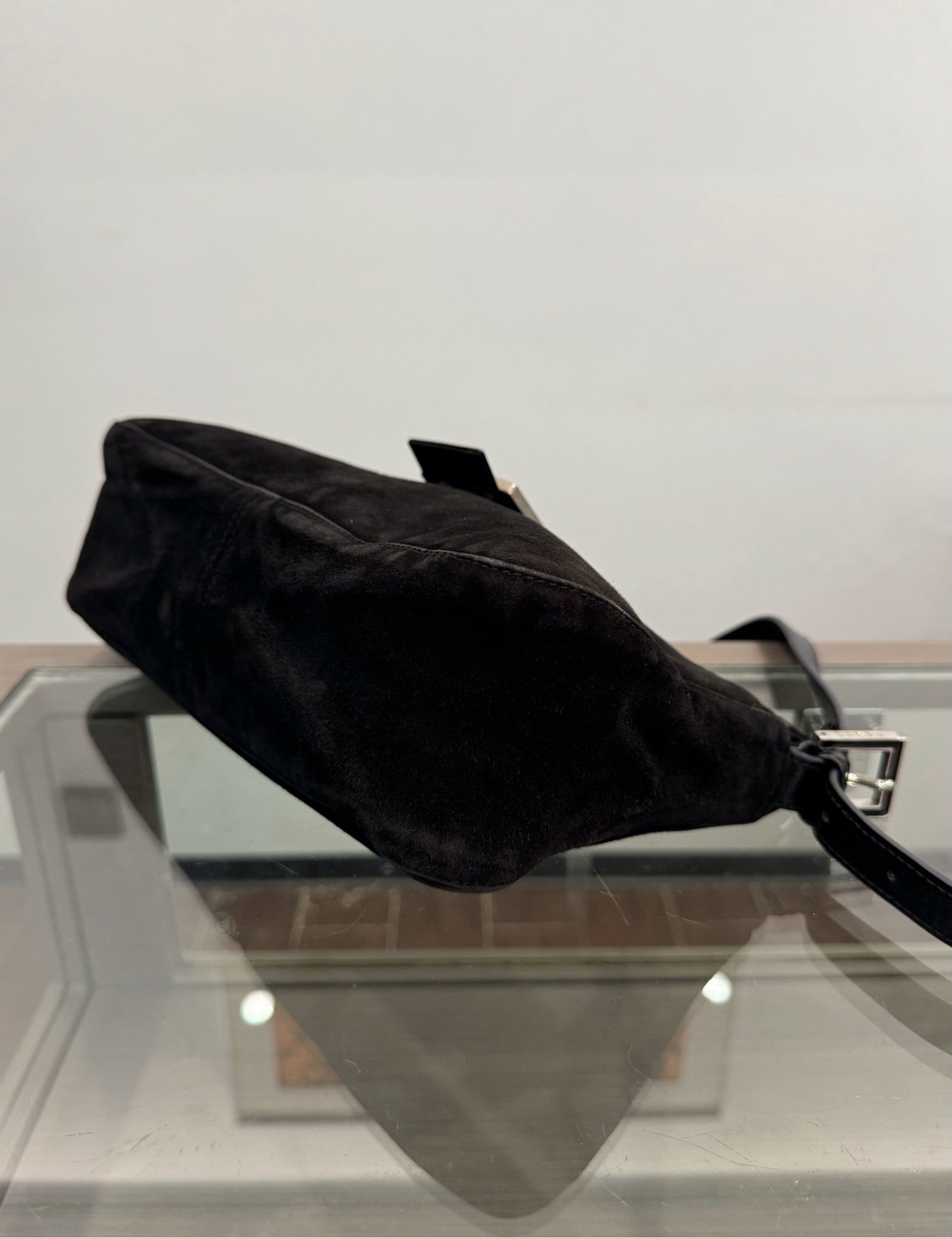Fendi - Baguette - Suede - Black - (medium)