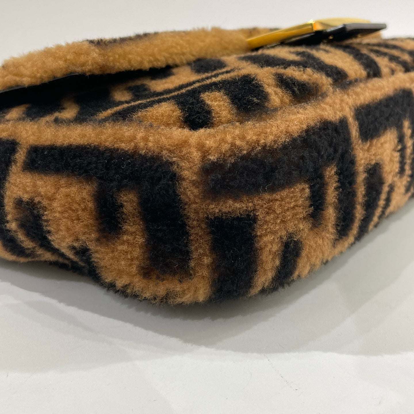 Fendi - Baguette Teddy FF Monogram - Shearling-effect fabric and leather - Brown and Black with Gold-Tone Hardware - (Small)