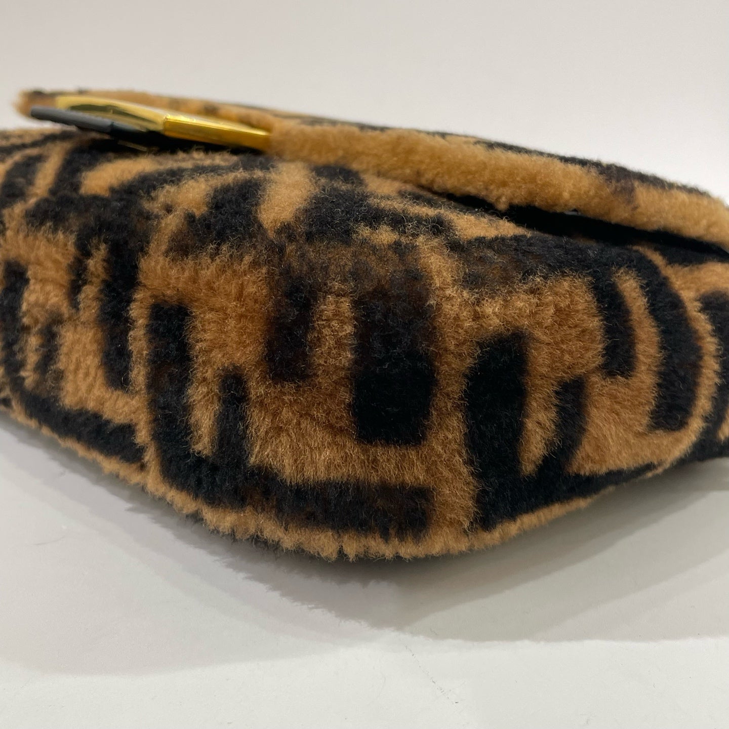 Fendi - Baguette Teddy FF Monogram - Shearling-effect fabric and leather - Brown and Black with Gold-Tone Hardware - (Small)
