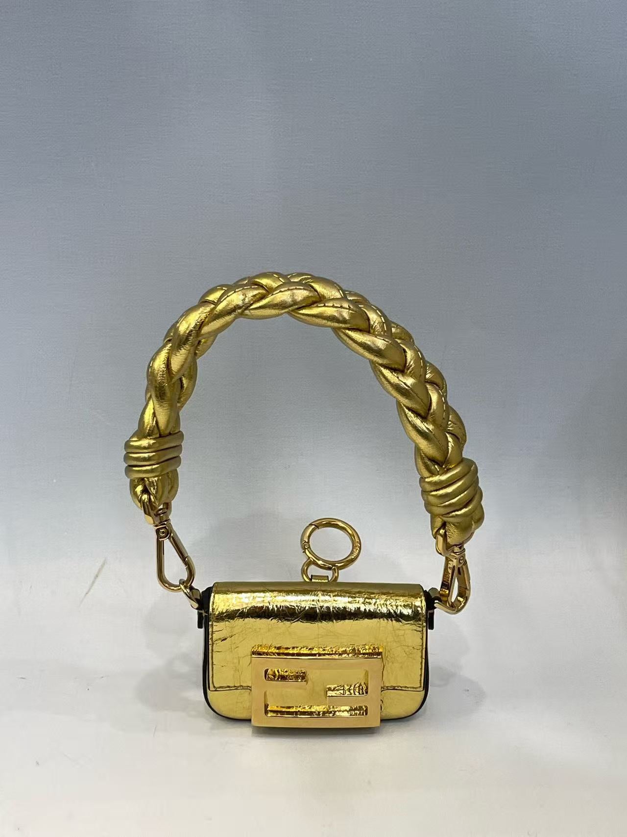Fendi - Baguette Ultra-Mini - Metallic crinkled leather - Gold - (mini)