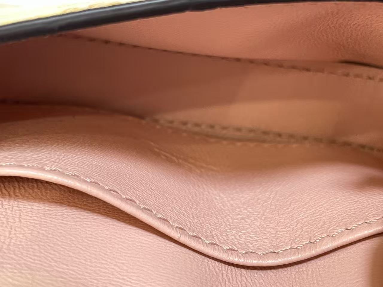 Fendi - Baguette Ultra-Mini - Metallic crinkled leather - Gold - (mini)