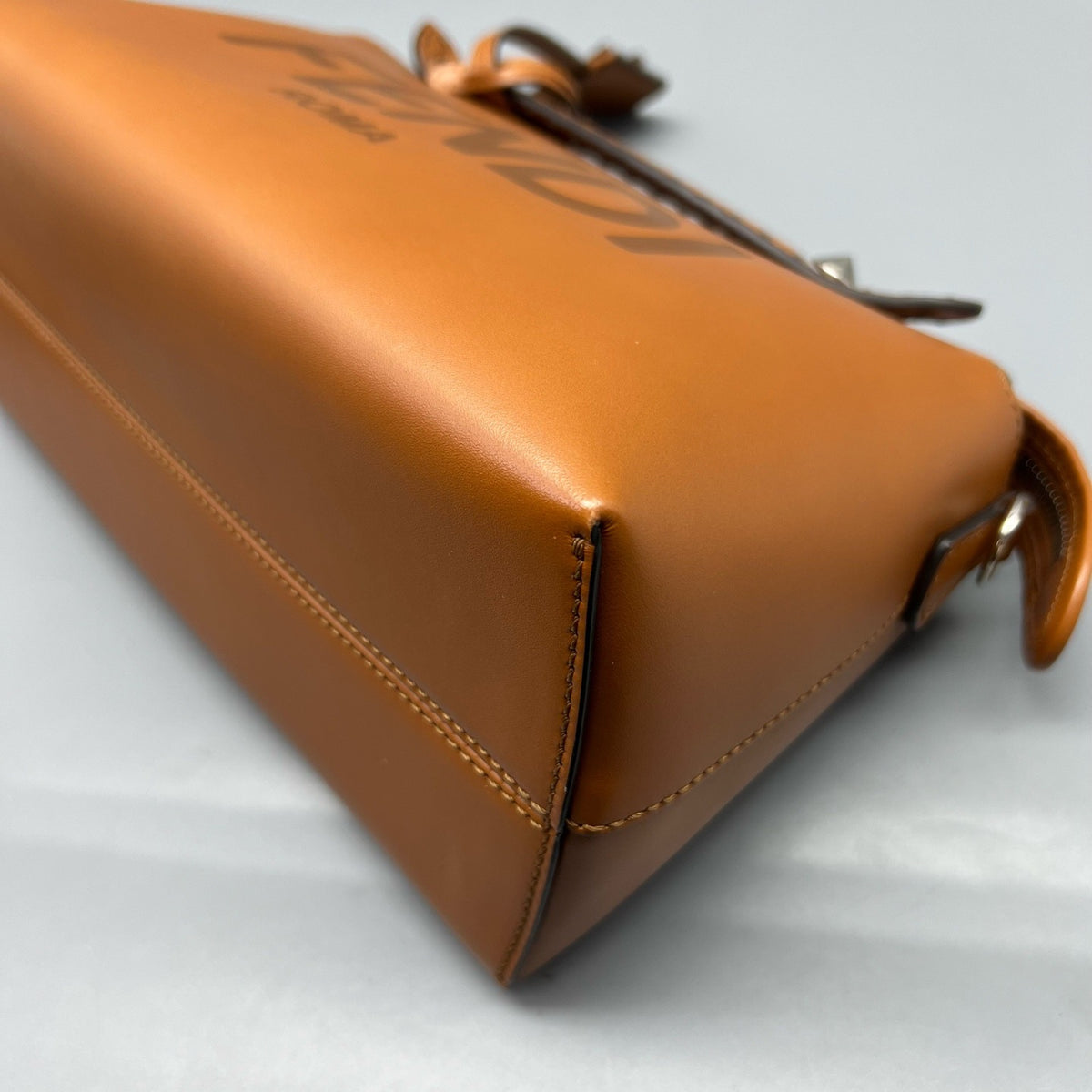 Fendi - By The Way Medium - Leather - Camel - (medium)