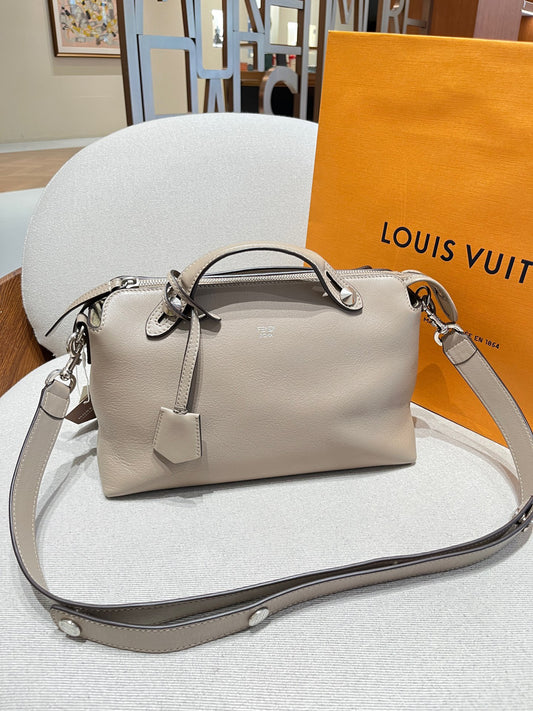 Fendi - By The Way Medium - Leather - Grey - (medium)