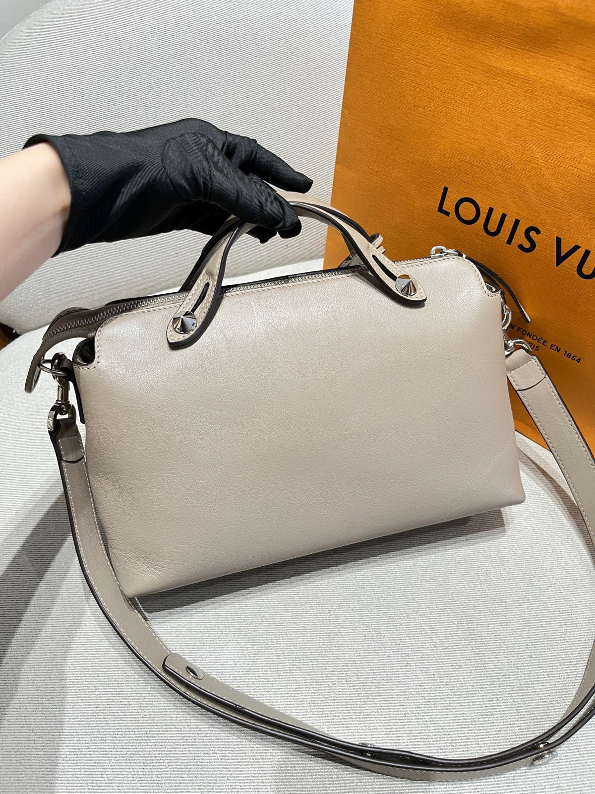Fendi - By The Way Medium - Leather - Grey - (medium)