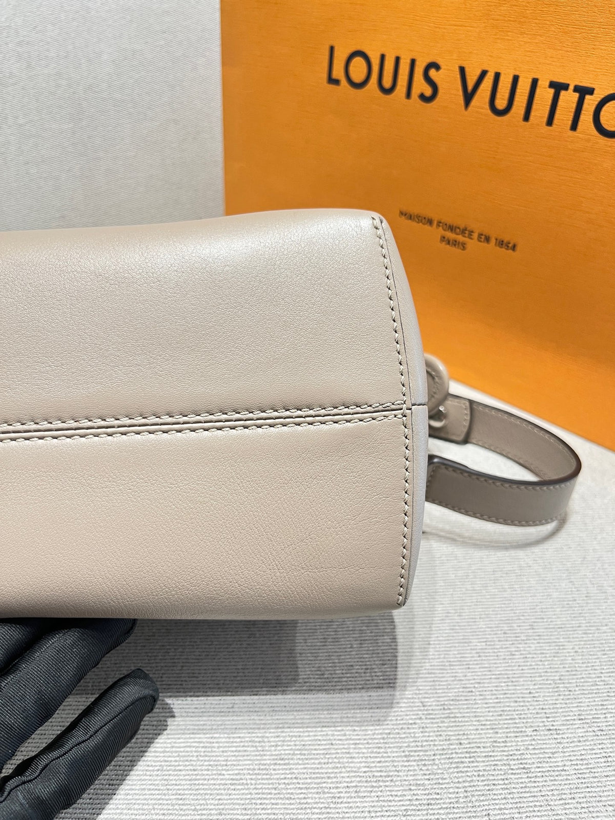 Fendi - By The Way Medium - Leather - Grey - (medium)
