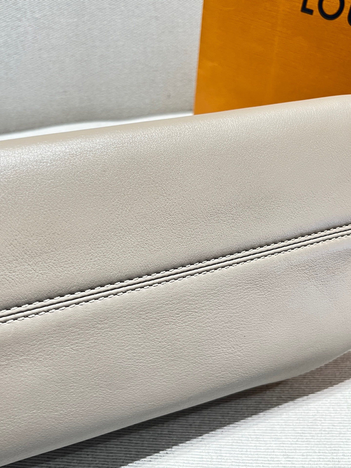 Fendi - By The Way Medium - Leather - Grey - (medium)