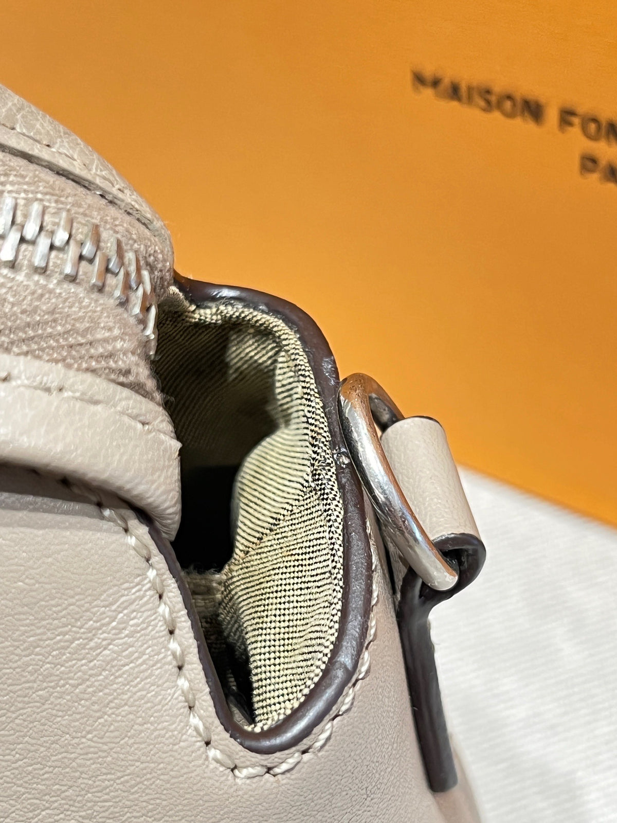 Fendi - By The Way Medium - Leather - Grey - (medium)