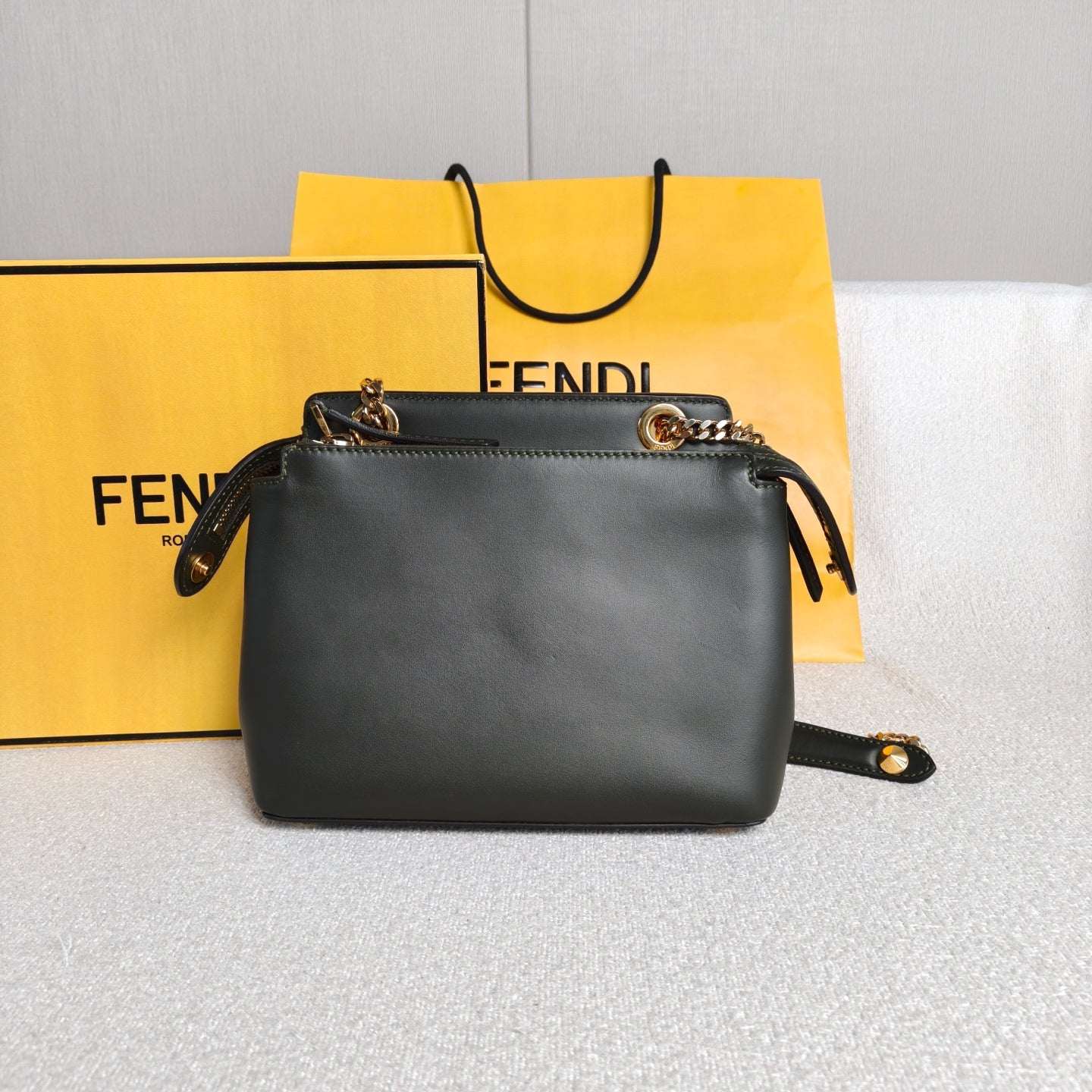 Fendi - Dotcom Rivet Flower Chain Bag - Leather - Green - (Small)