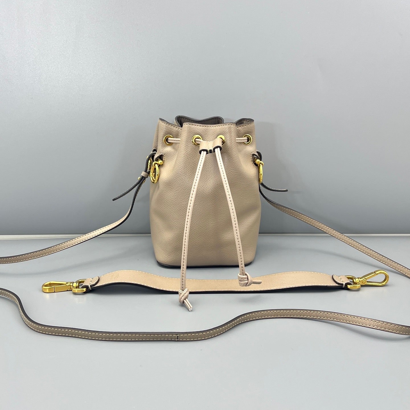 Fendi - Drawstring Mini Bucket Bag - Grained leather - Grey - (mini)