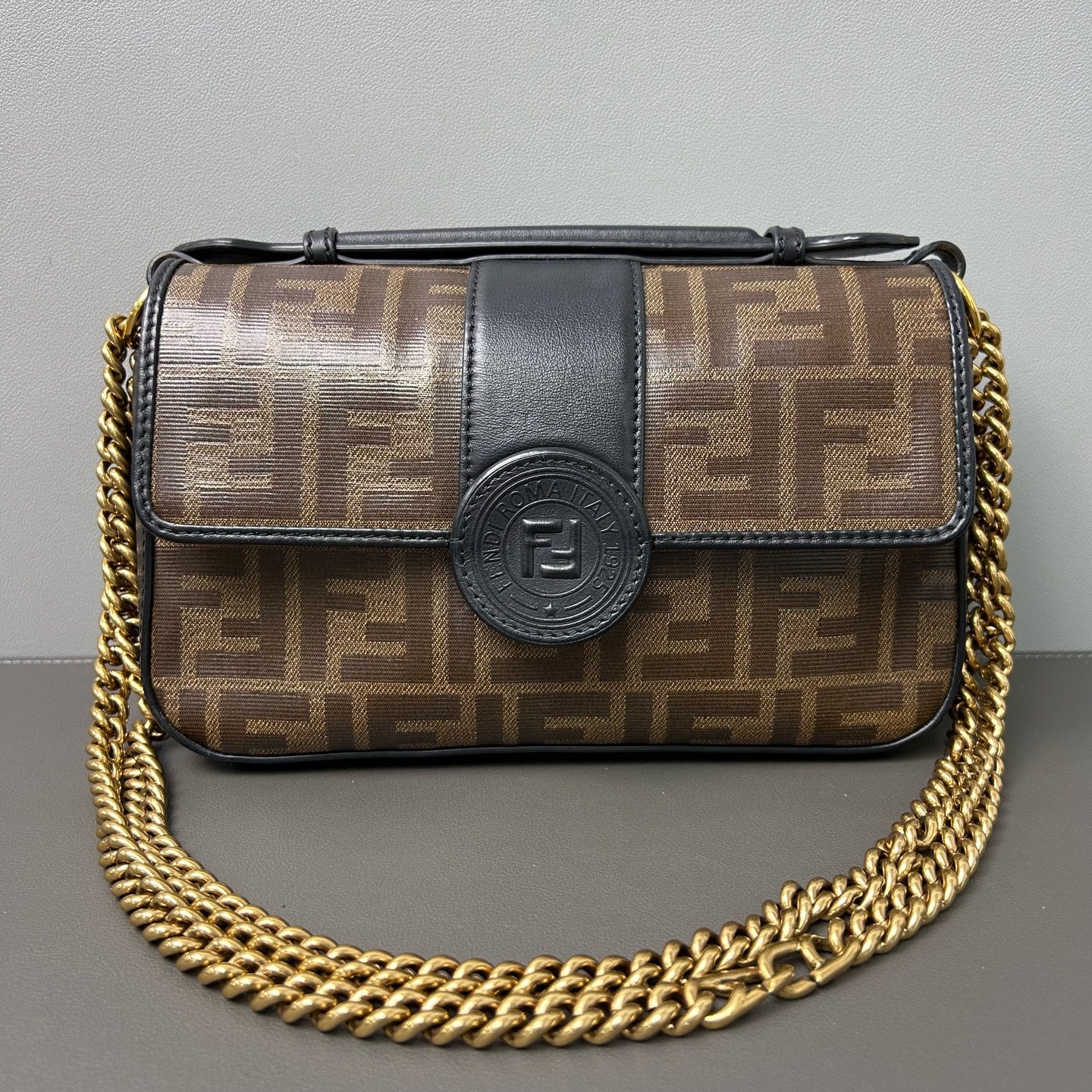 Fendi - Fendi Roma Badge Flap Bag - Coated canvas and Leather - Multicolour - (small)