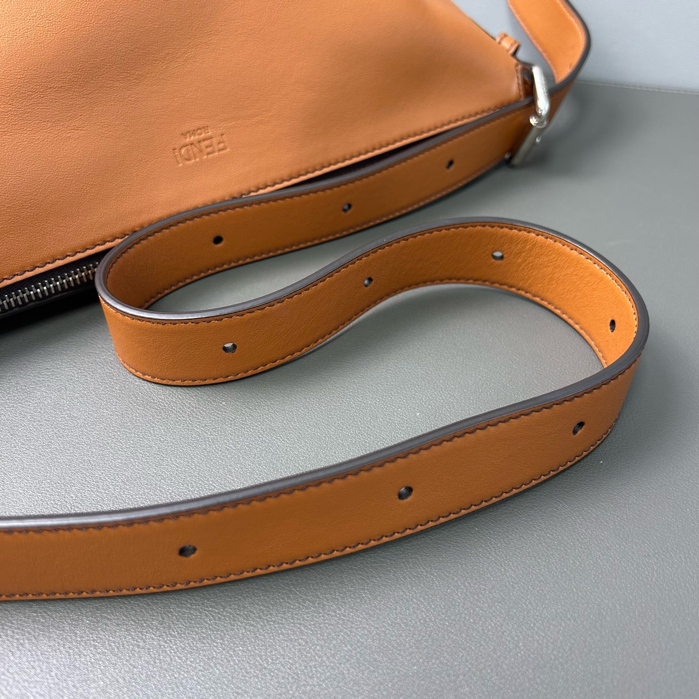 Fendi - Fendi Roma Crossbody Bag - Leather - Caramel - (Medium)
