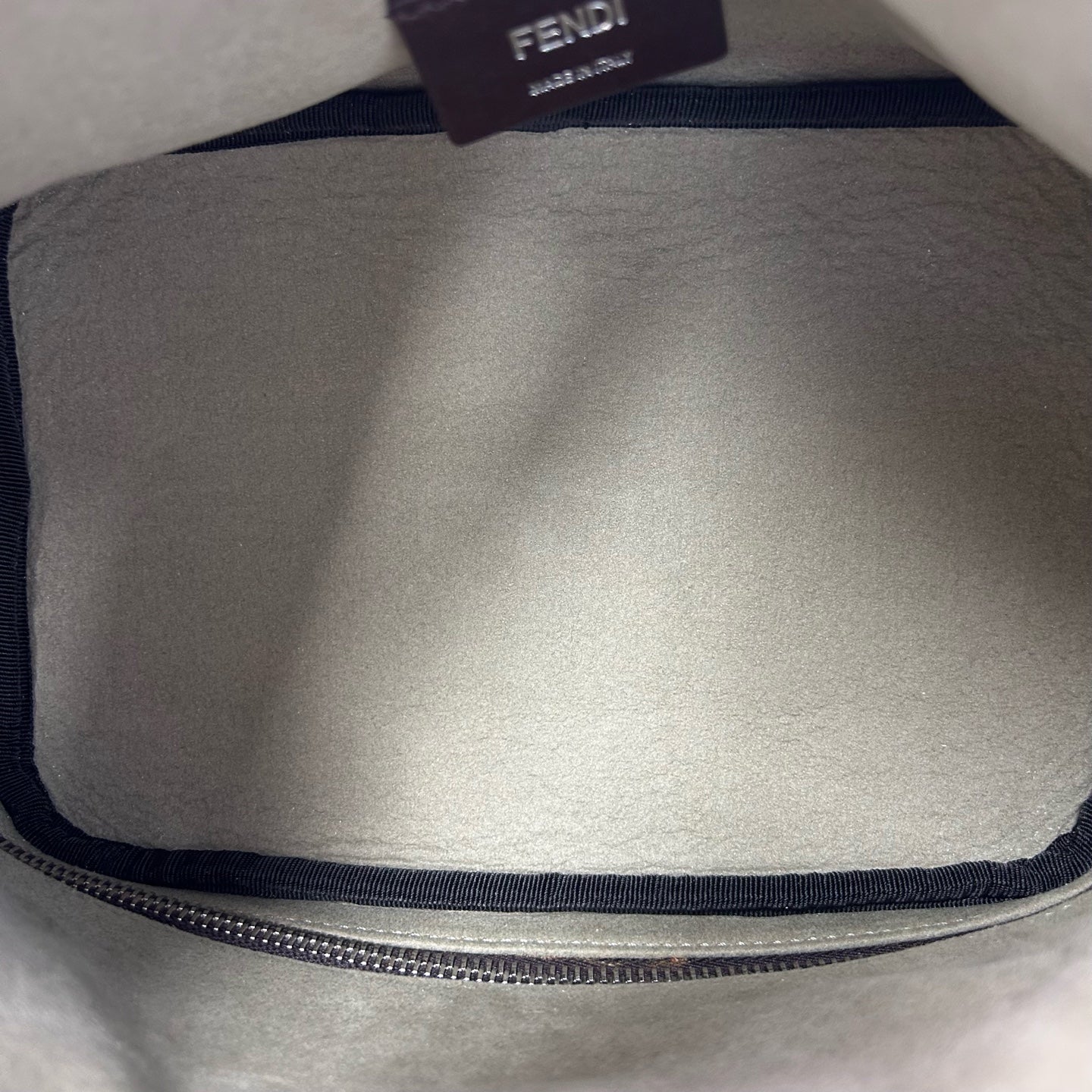 Fendi - Fendi Roma Crossbody Bag - Leather - Caramel - (Medium)