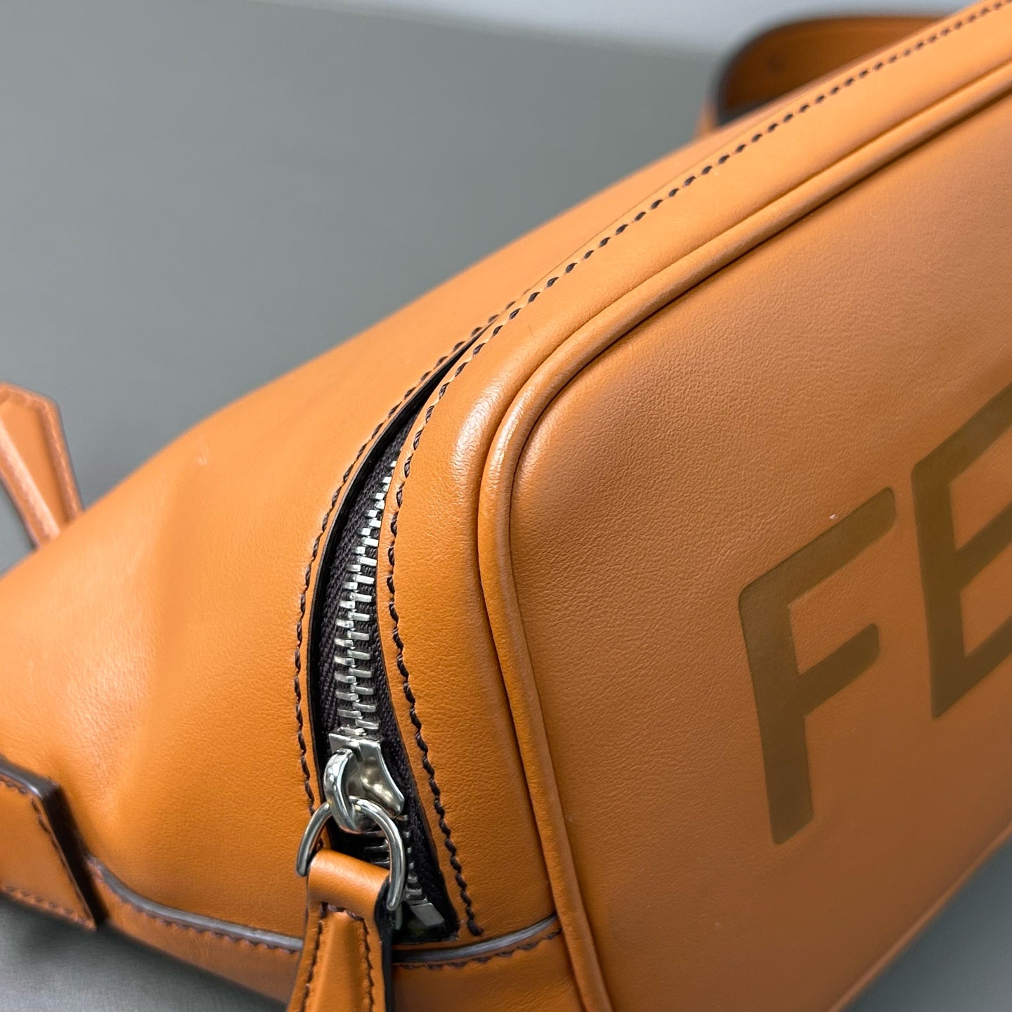 Fendi - Fendi Roma Crossbody Bag - Leather - Caramel - (Medium)