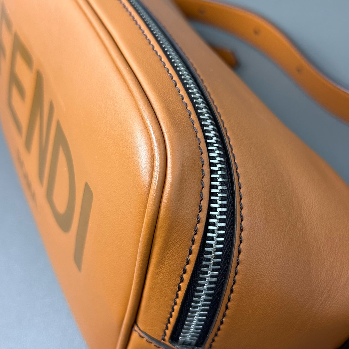Fendi - Fendi Roma Crossbody Bag - Leather - Caramel - (Medium)