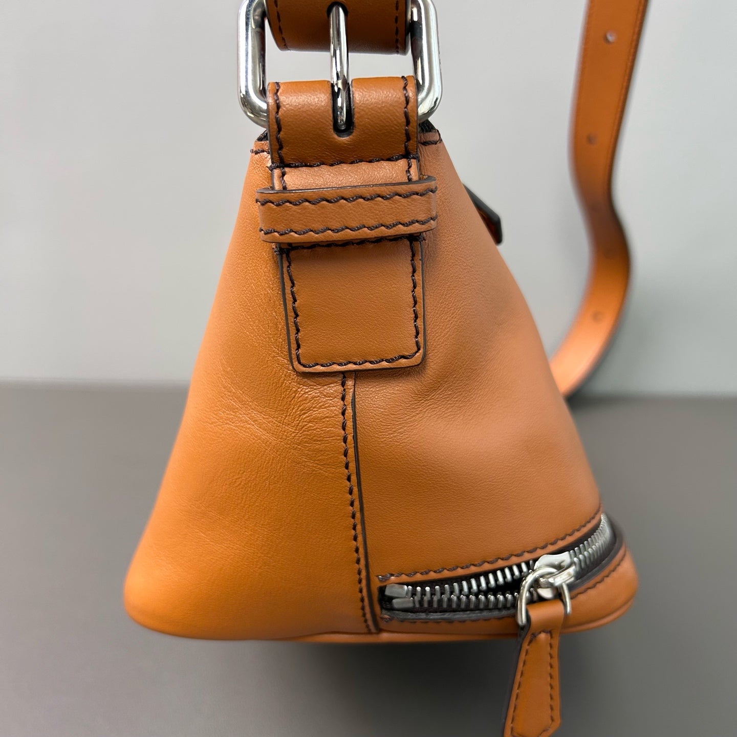 Fendi - Fendi Roma Crossbody Bag - Leather - Caramel - (Medium)