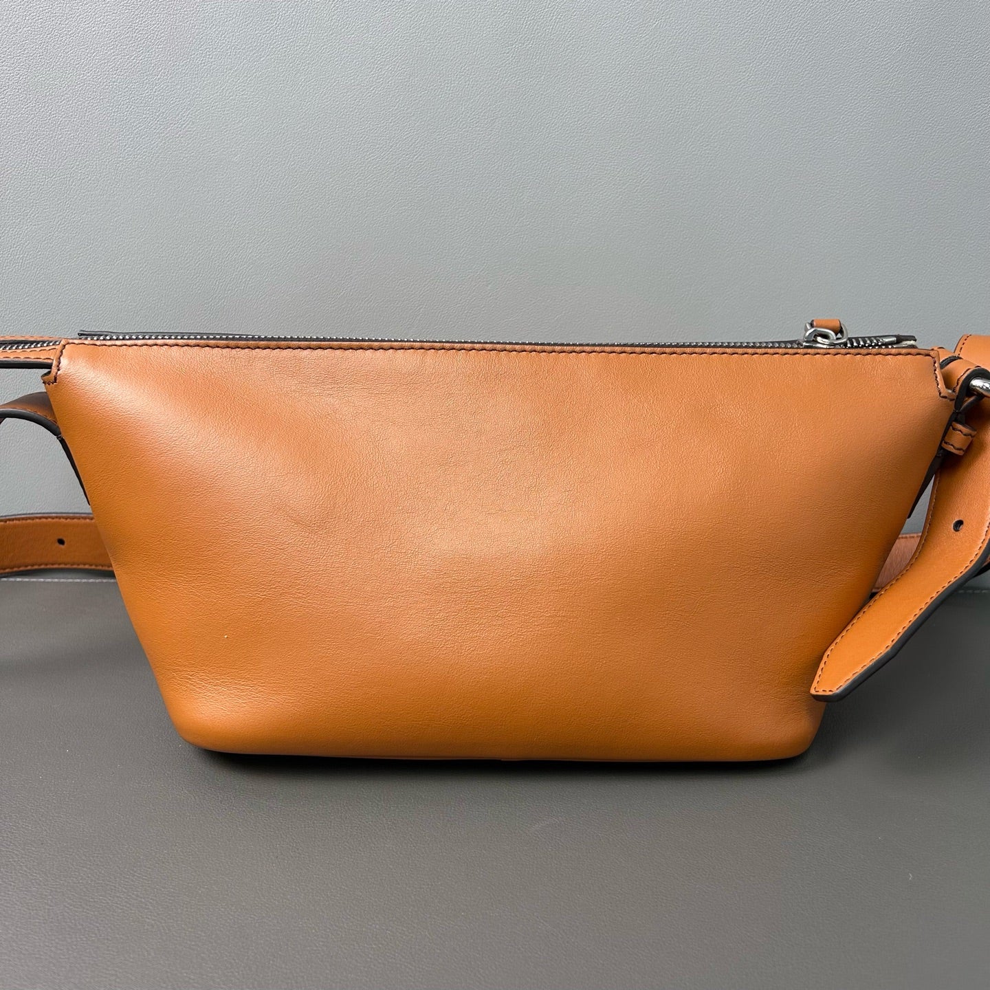 Fendi - Fendi Roma Crossbody Bag - Leather - Caramel - (Medium)