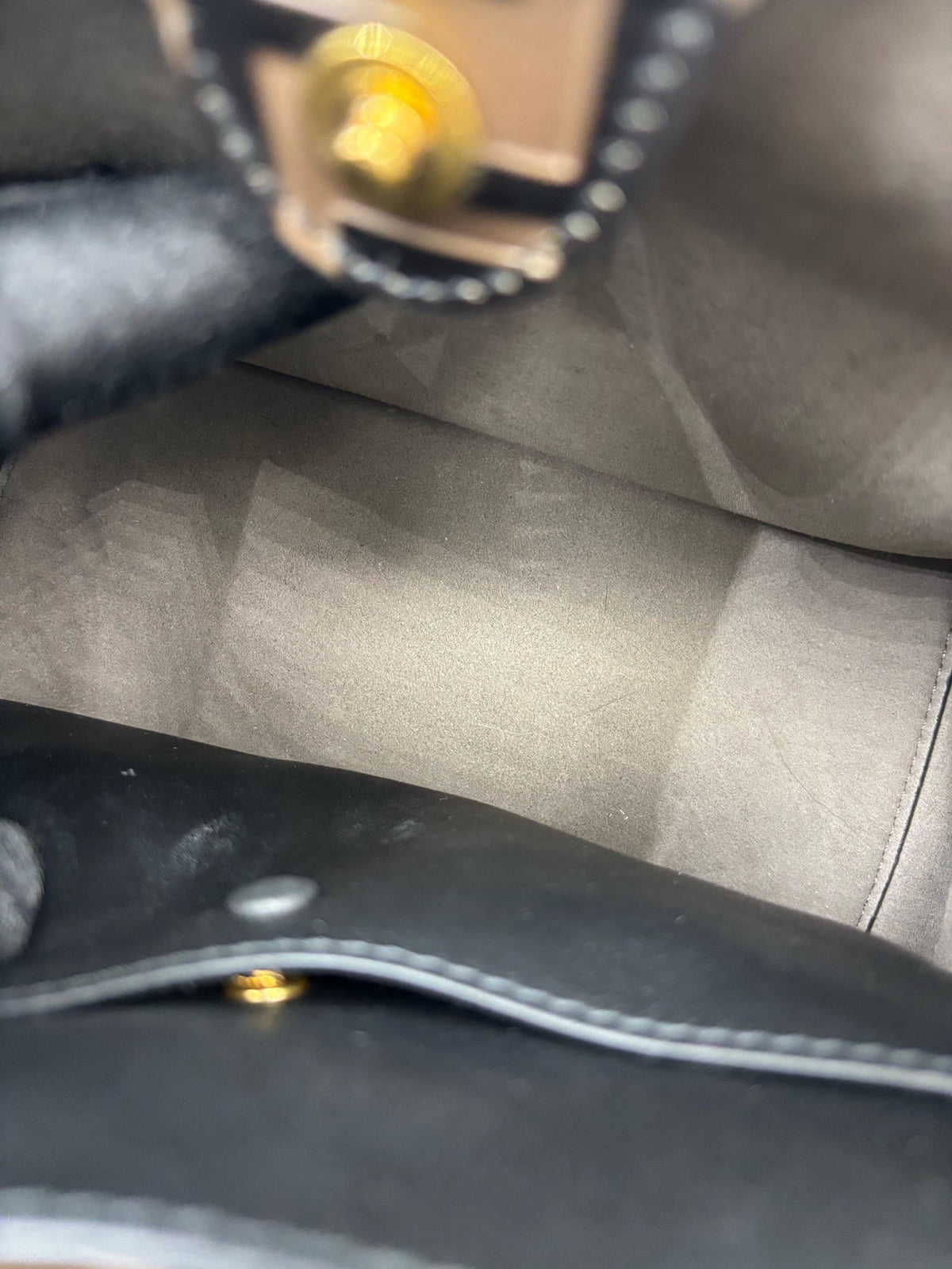 Fendi - Flip - Leather - Black