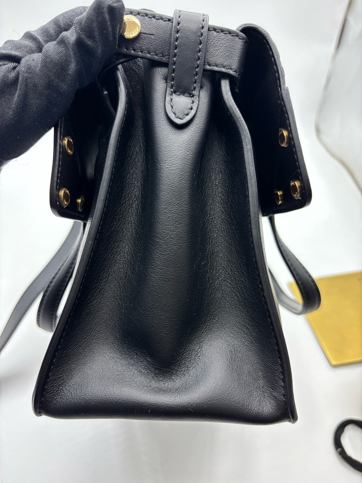 Fendi - Flip - Leather - Black