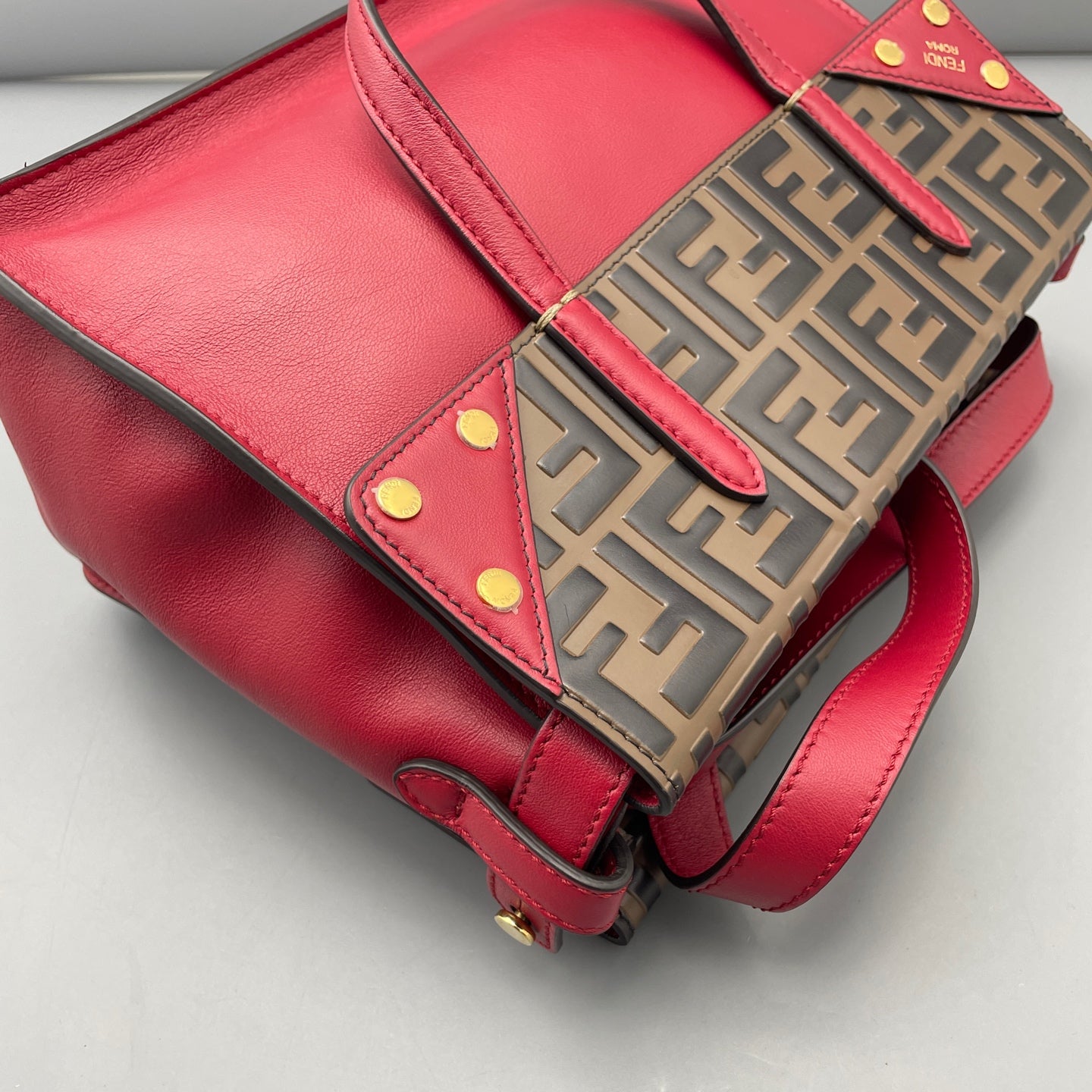 Fendi - Flip - Leather - Red - (medium)