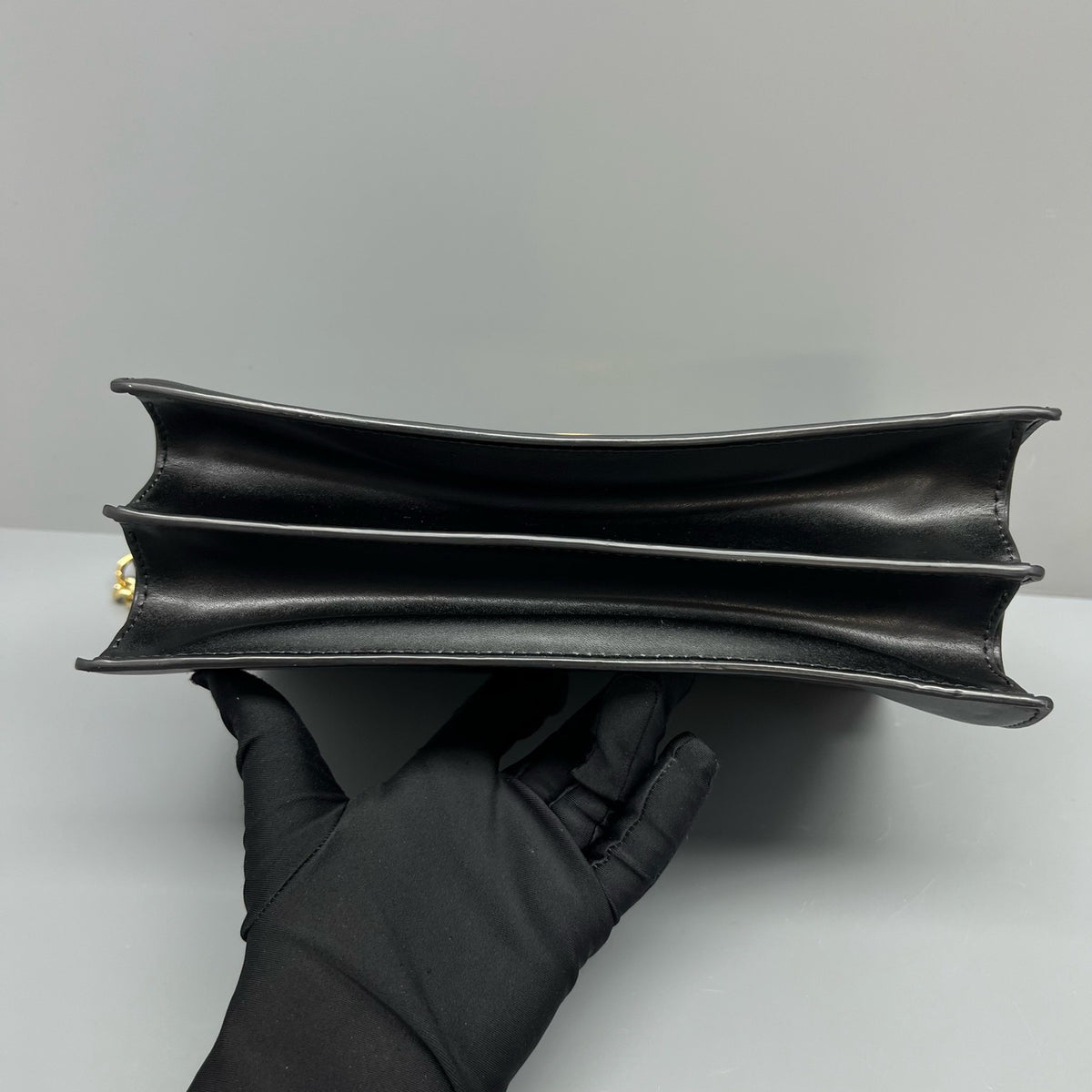 Fendi - Kan I - Leather - Black - (Medium)