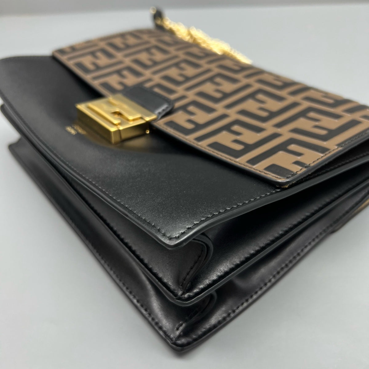 Fendi - Kan I - Leather - Black - (Medium)