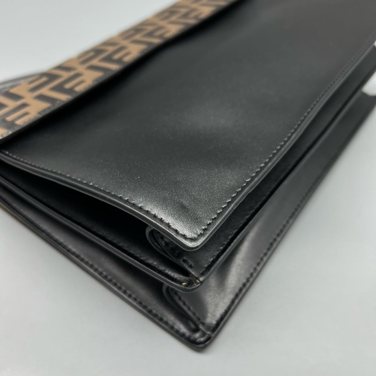 Fendi - Kan I - Leather - Black - (Medium)