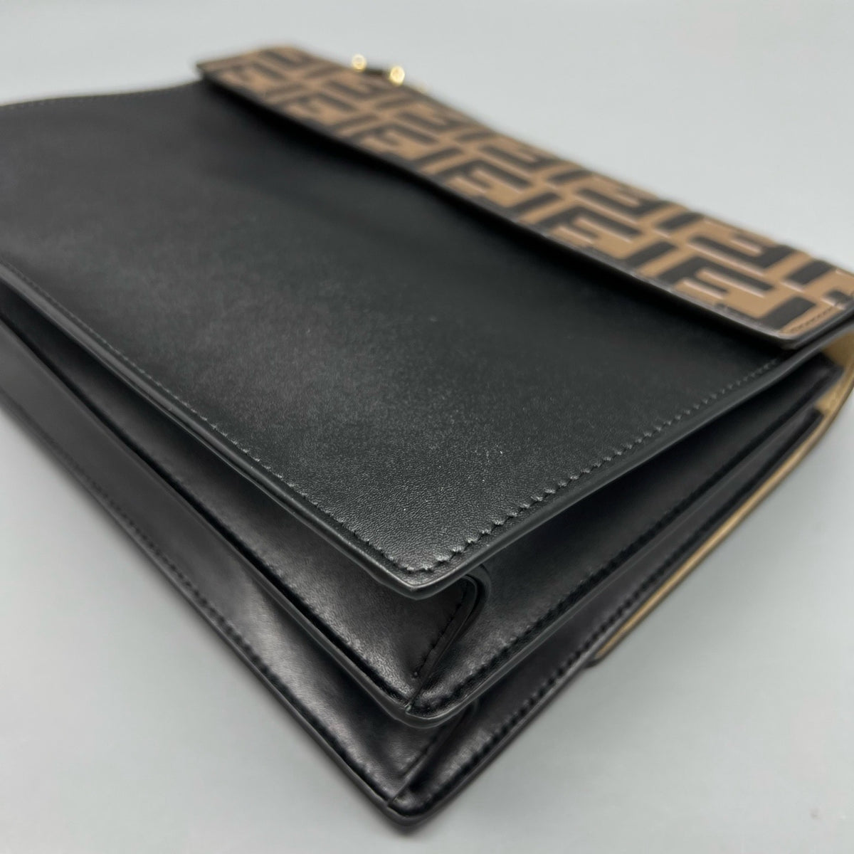 Fendi - Kan I - Leather - Black - (Medium)