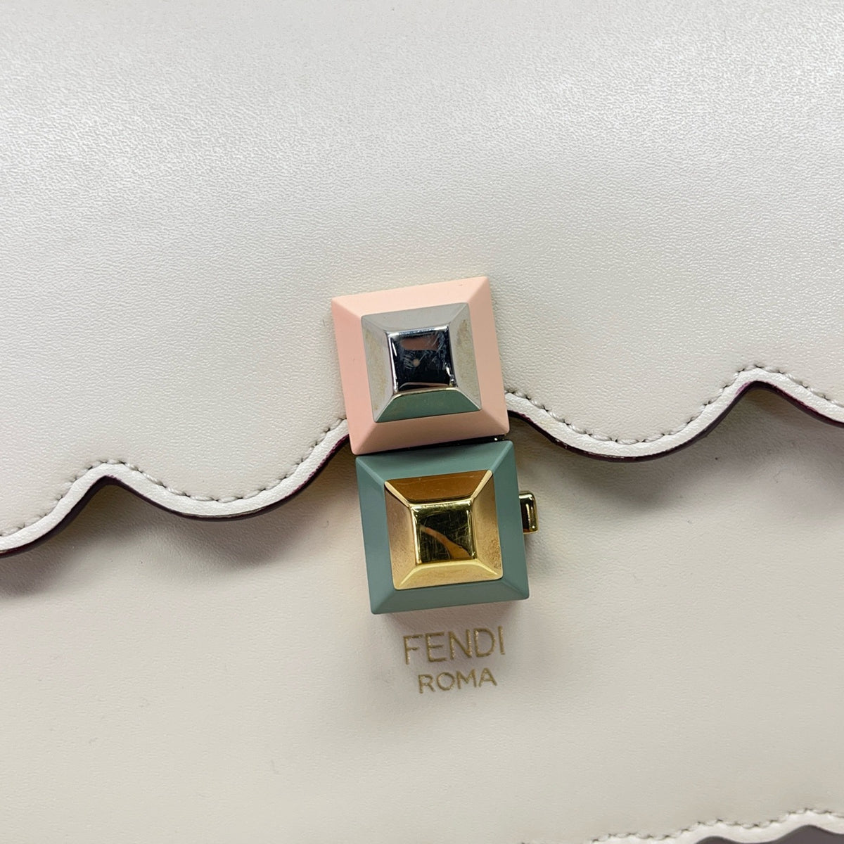Fendi - Kan I - Leather - Pink - (medium)
