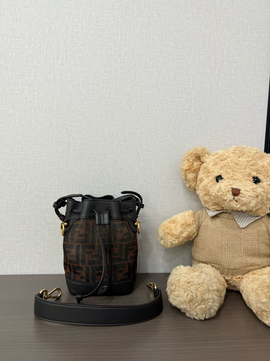 Fendi - Mon Tresor - Cloth - Brown - (mini)